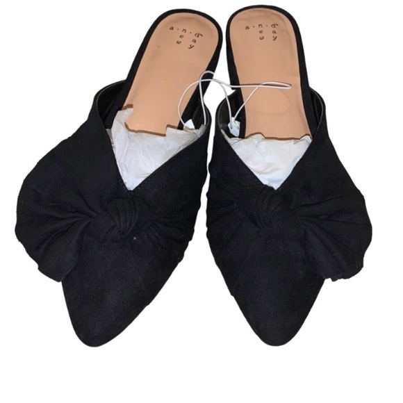 A new day Black Suede Pointed Toe Top Knot Slip On Career Office Flats size 8 - Picture 4 of 5